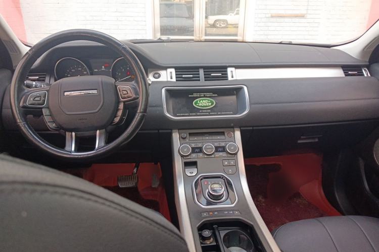 Used Land Rover Range Evoque 2018 240 PS SE Smart Brilliance Edition Center Console