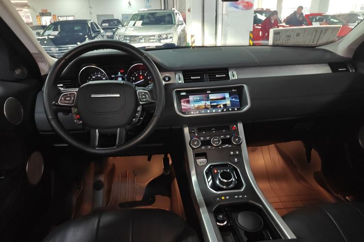 Used Land Rover Range Evoque 2018 240 PS SE Smart Brilliance Edition Center Console