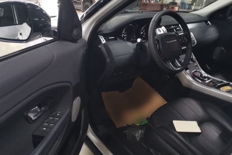 Used Land Rover Range Evoque 2018 240PS PURE Style Edition Driver Seat