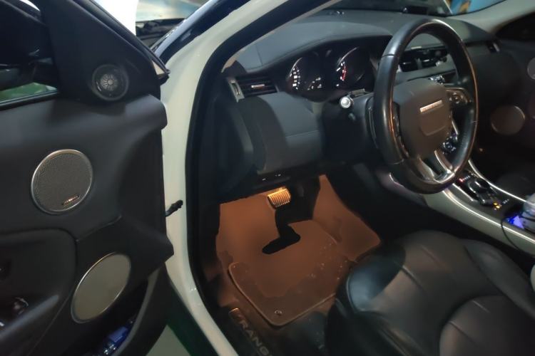 Used Land Rover Range Evoque 2018 240 PS SE Smart Brilliance Edition Driver Seat