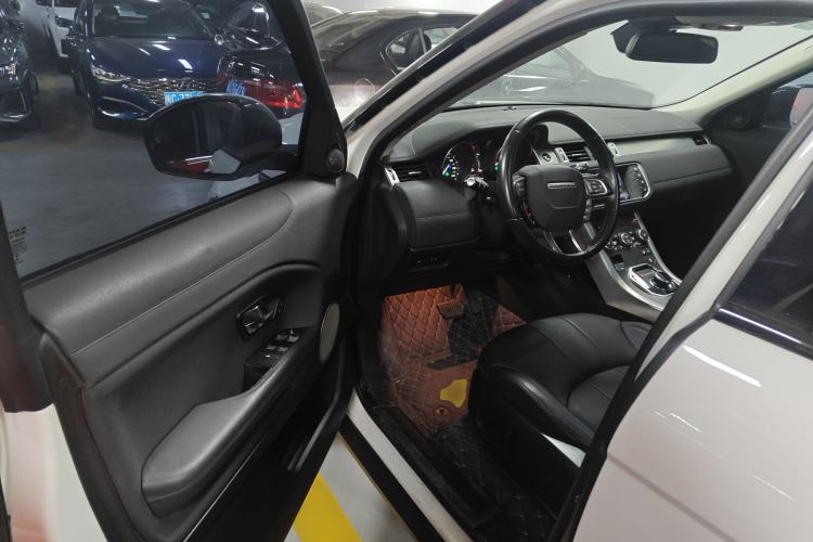 Used Land Rover Range Evoque 2018 240PS PURE Style Edition Driver Seat