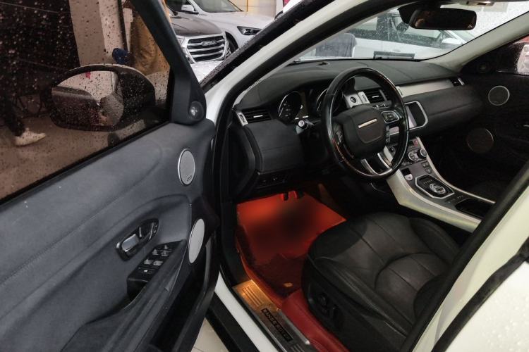 Used Land Rover Range Evoque 2018 240 PS SE Smart Brilliance Edition Driver Seat
