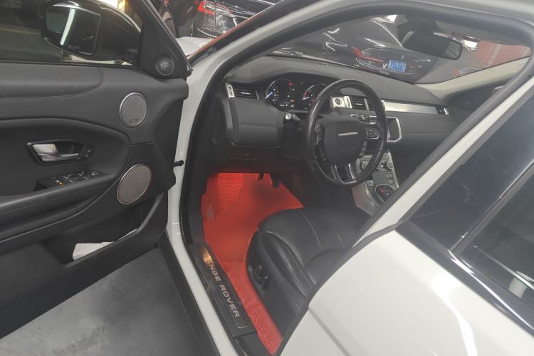 Used Land Rover Range Evoque 2018 240 PS SE Smart Brilliance Edition Driver Seat