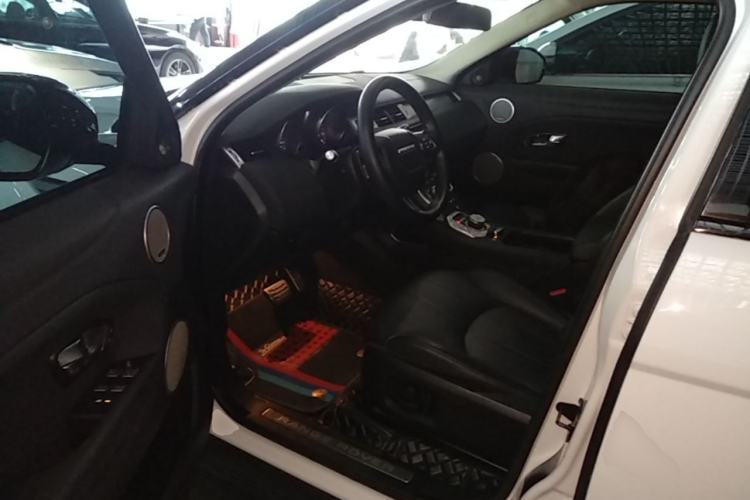 Used Land Rover Range Evoque 2018 240 PS SE Smart Brilliance Edition Driver Seat