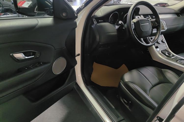 Used Land Rover Range Evoque 2018 240PS PURE Style Edition Driver Seat