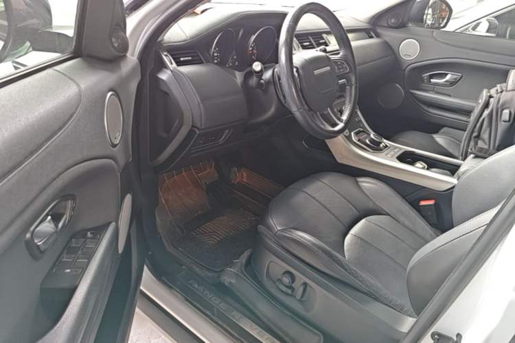 Used Land Rover Range Evoque 2018 240 PS SE Smart Brilliance Edition Driver Seat