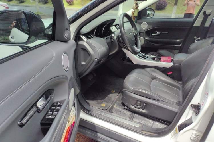 Used Land Rover Range Evoque 2018 240 PS SE DYNAMIC Smart Edition Driver Seat