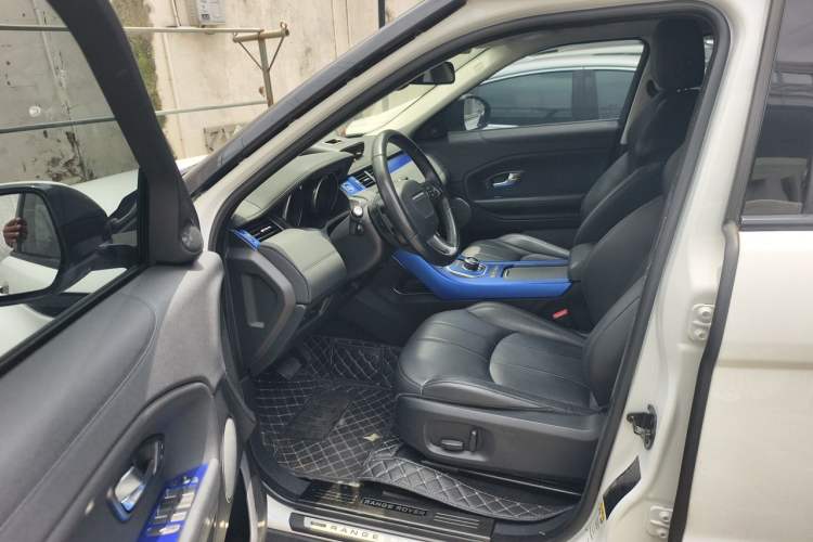 Used Land Rover Range Evoque 2018 240PS PURE Style Edition Driver Seat