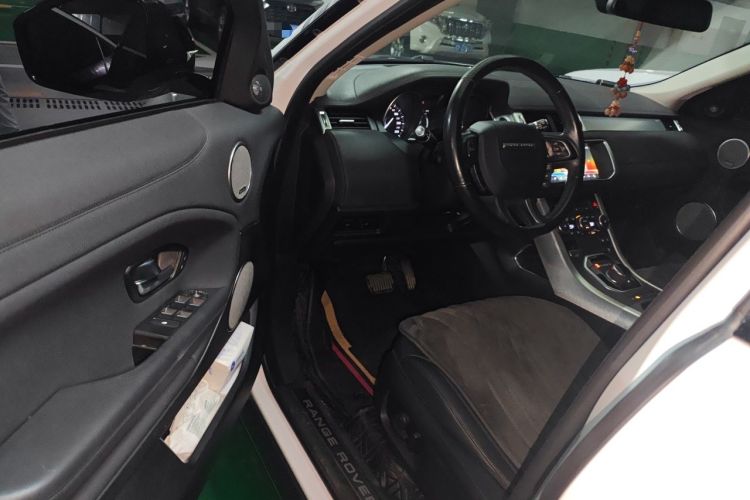 Used Land Rover Range Evoque 2018 240 PS SE Smart Brilliance Edition Driver Seat