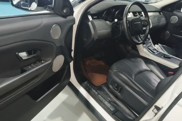 Used Land Rover Range Evoque 2018 240 PS SE Smart Brilliance Edition Driver Seat