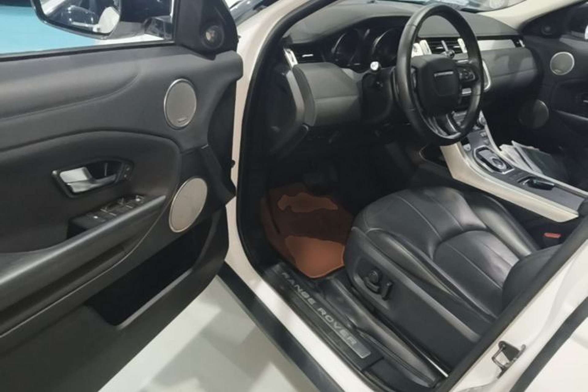 Used Land Rover Range Evoque 2018 240 PS SE Smart Brilliance Edition Driver Seat