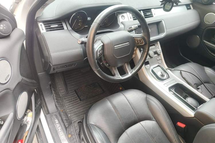 Used Land Rover Range Evoque 2018 240 PS SE DYNAMIC Smart Edition Driver Seat