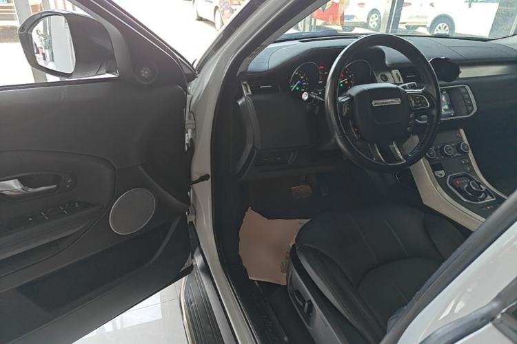 Used Land Rover Range Evoque 2018 240PS PURE Style Edition Driver Seat
