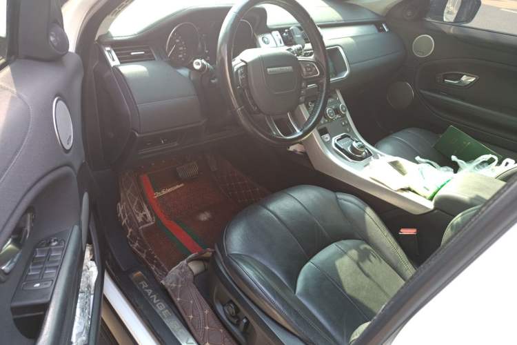 Used Land Rover Range Evoque 2018 240 PS SE Smart Brilliance Edition Driver Seat