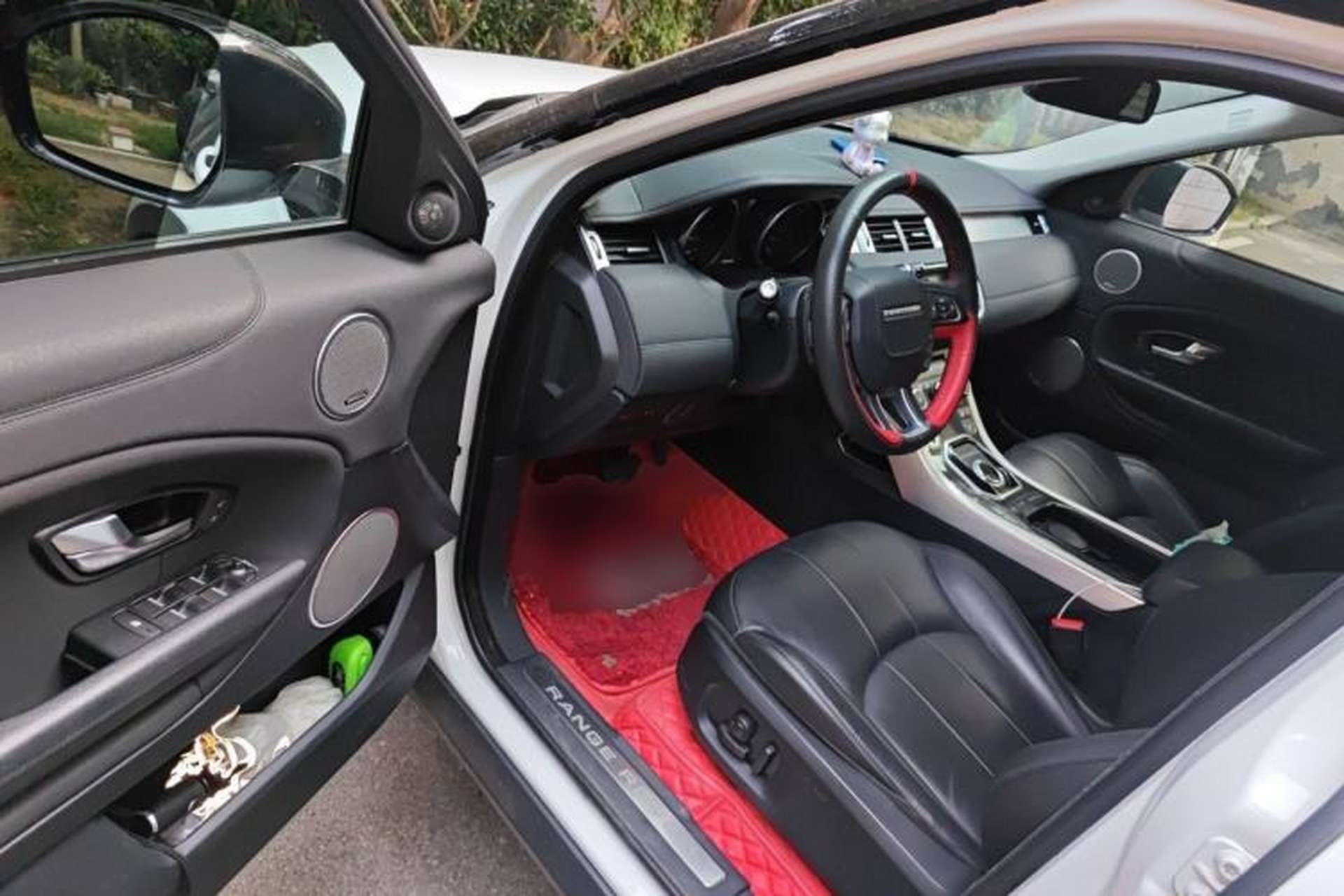 Used Land Rover Range Evoque 2018 240 PS SE Smart Brilliance Edition Driver Seat
