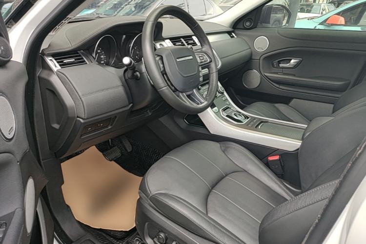Used Land Rover Range Evoque 2018 240 PS SE Smart Brilliance Edition Driver Seat