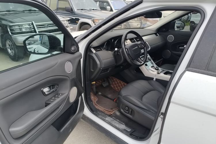Used Land Rover Range Evoque 2018 240 PS SE Smart Brilliance Edition Driver Seat