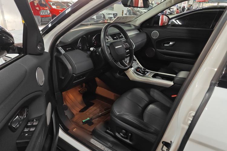 Used Land Rover Range Evoque 2018 240 PS SE Smart Brilliance Edition Driver Seat
