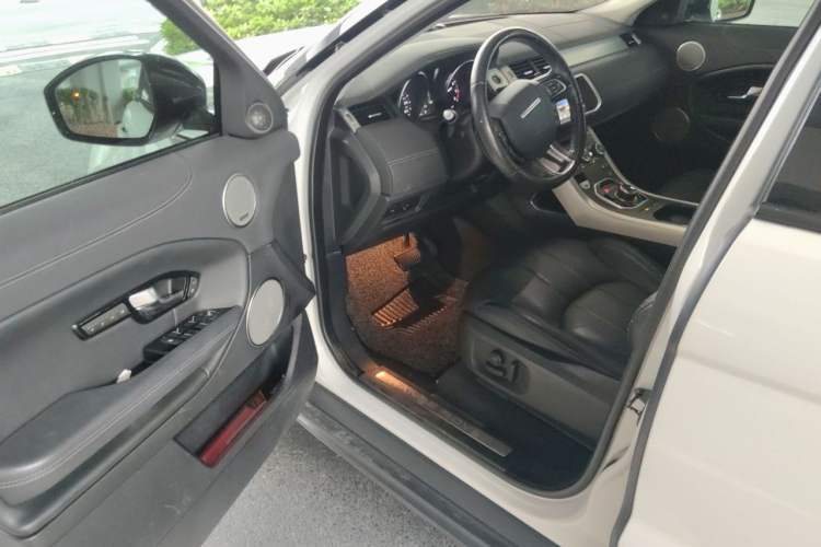 Used Land Rover Range Evoque 2018 240 PS SE DYNAMIC Smart Edition Driver Seat