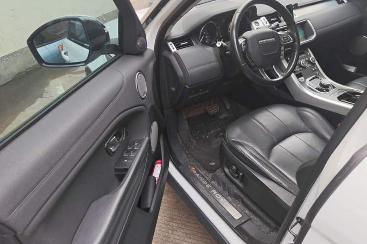 Used Land Rover Range Evoque 2018 240 PS SE Smart Brilliance Edition Driver Seat