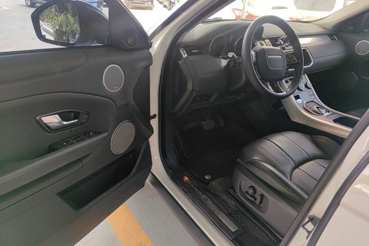Used Land Rover Range Evoque 2018 240 PS SE Smart Brilliance Edition Driver Seat