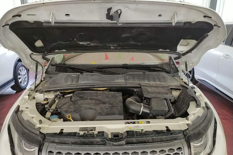 Used Land Rover Range Evoque 2018 240PS PURE Style Edition Engine Bay