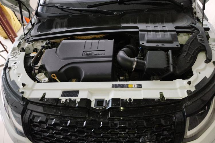 Used Land Rover Range Evoque 2018 240 PS SE Smart Brilliance Edition Engine Bay