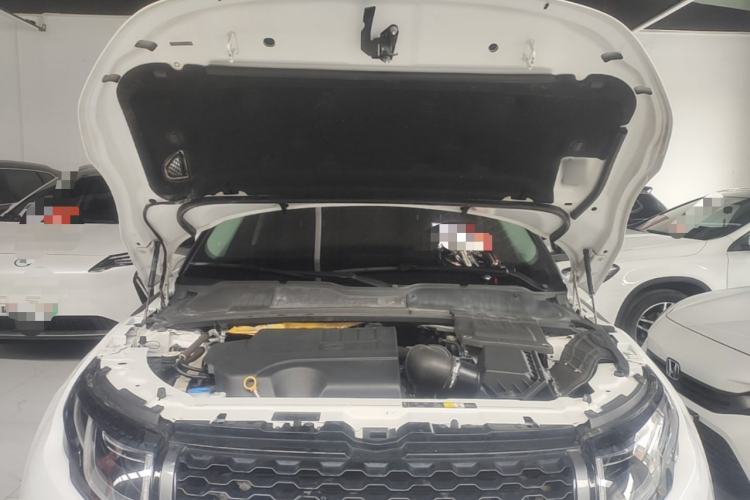Used Land Rover Range Evoque 2018 240 PS HSE DYNAMIC All-Wheel Drive Edition Engine Bay