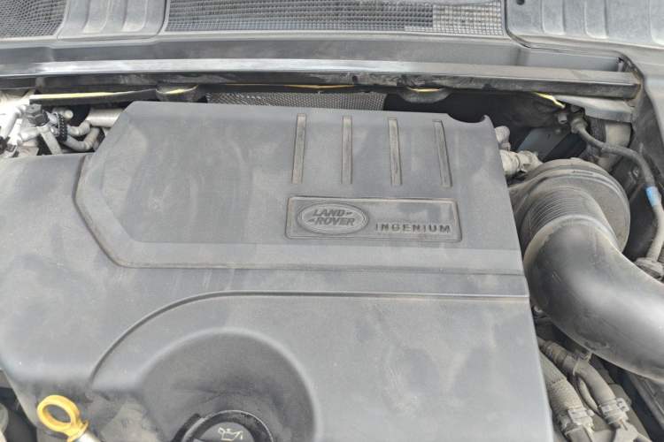 Used Land Rover Range Evoque 2018 240PS PURE Style Edition Engine Bay