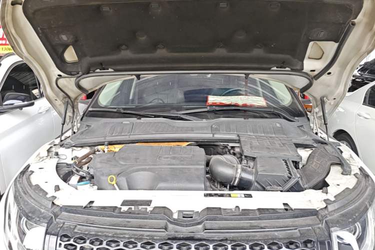 Used Land Rover Range Evoque 2018 240 PS SE Smart Brilliance Edition Engine Bay