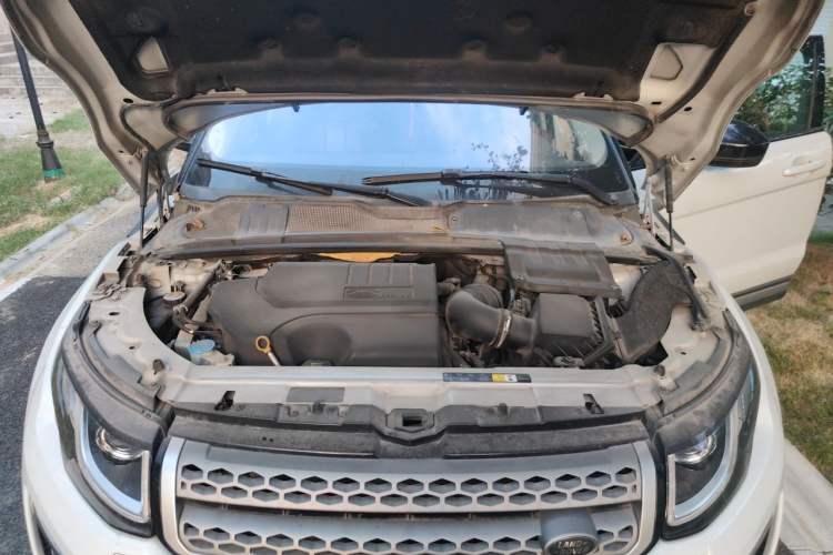 Used Land Rover Range Evoque 2018 240 PS SE Smart Brilliance Edition Engine Bay