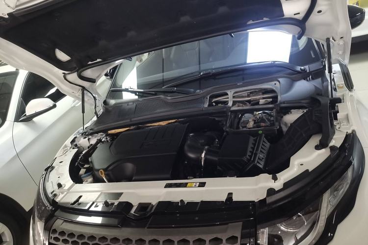 Used Land Rover Range Evoque 2018 240 PS SE Smart Brilliance Edition Engine Bay
