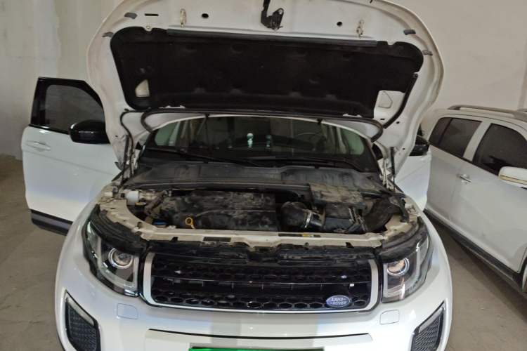 Used Land Rover Range Evoque 2018 240 PS SE Smart Brilliance Edition Engine Bay