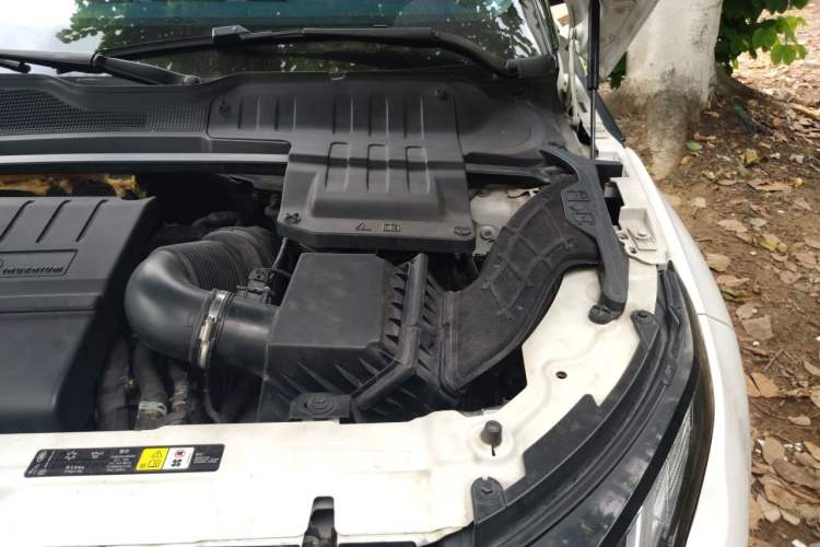 Used Land Rover Range Evoque 2018 240PS PURE Style Edition Engine Bay Left