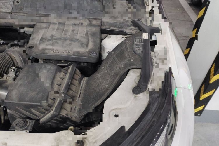 Used Land Rover Range Evoque 2018 240 PS SE Smart Brilliance Edition Engine Bay Left