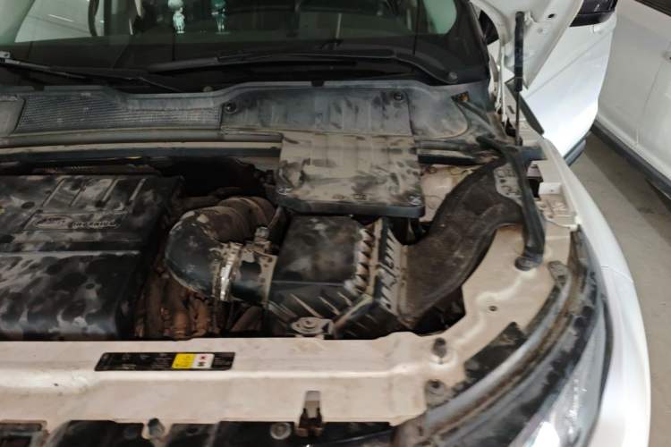 Used Land Rover Range Evoque 2018 240 PS SE Smart Brilliance Edition Engine Bay Left