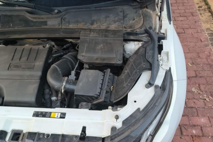 Used Land Rover Range Evoque 2018 240 PS SE Smart Brilliance Edition Engine Bay Left