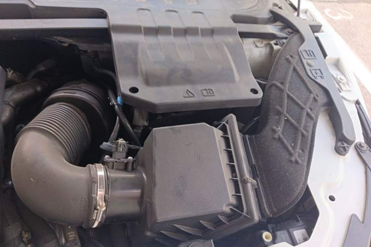 Used Land Rover Range Evoque 2018 240 PS SE Smart Brilliance Edition Engine Bay Left
