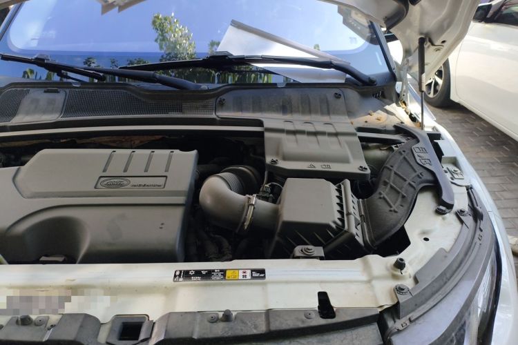 Used Land Rover Range Evoque 2018 200PS PURE New Fashion Edition Engine Bay Left
