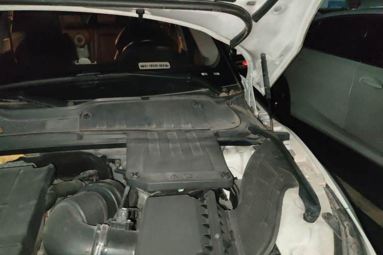 Used Land Rover Range Evoque 2018 200PS PURE New Fashion Edition Engine Bay Left