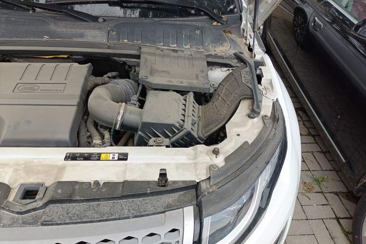 Used Land Rover Range Evoque 2018 240 PS SE Smart Brilliance Edition Engine Bay Left