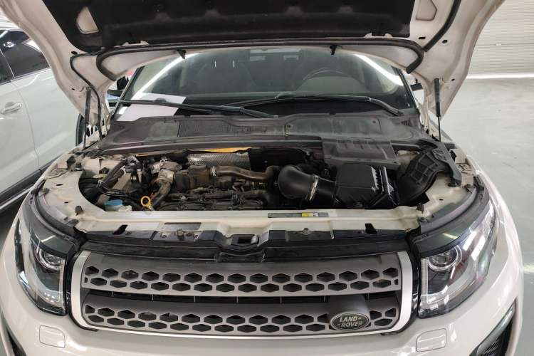 Used Land Rover Range Evoque 2018 240 PS SE Smart Brilliance Edition Engine Bay