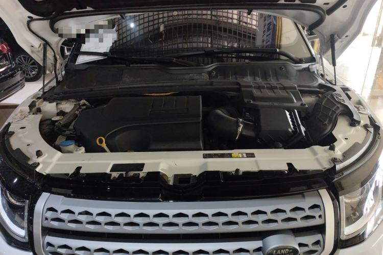 Used Land Rover Range Evoque 2018 240 PS SE Smart Brilliance Edition Engine Bay