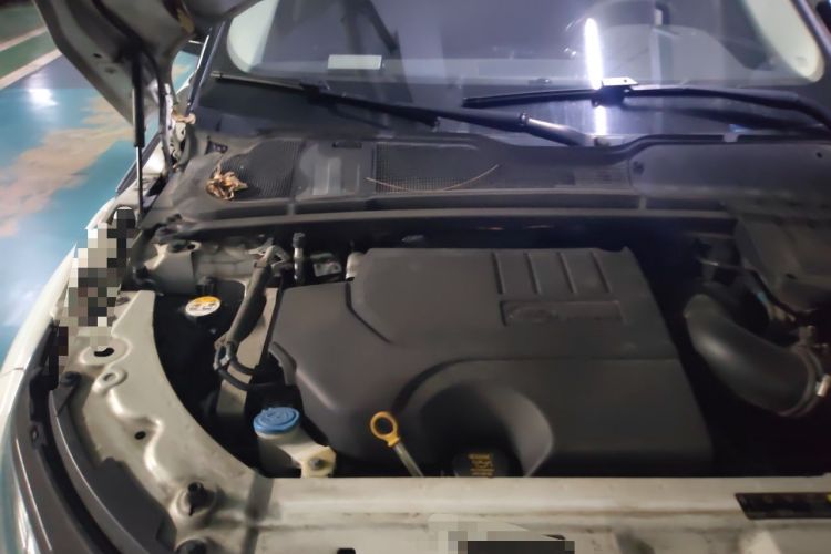 Used Land Rover Range Evoque 2018 240 PS SE Smart Brilliance Edition Engine Bay Right