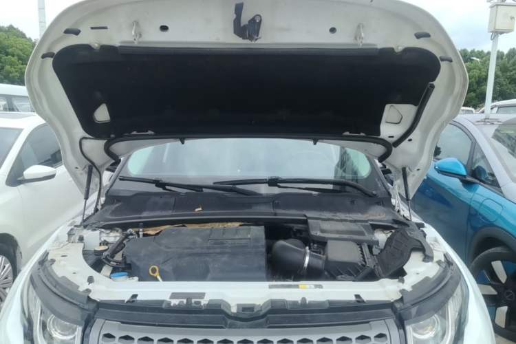 Used Land Rover Range Evoque 2018 200PS PURE New Fashion Edition Engine Bay