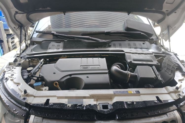 Used Land Rover Range Evoque 2018 240 PS SE Smart Brilliance Edition Engine Bay
