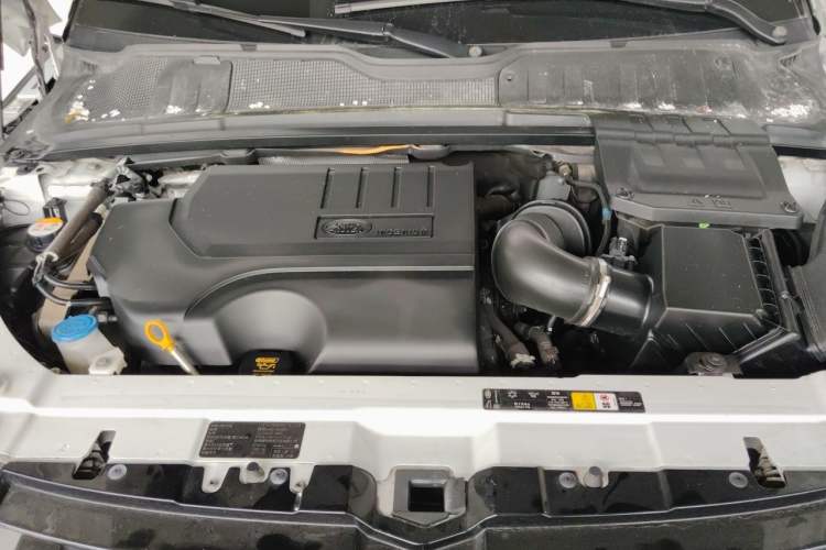 Used Land Rover Range Evoque 2018 240 PS SE DYNAMIC Smart Edition Engine Bay
