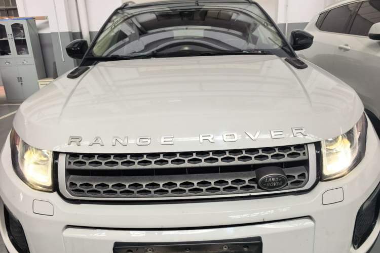 Used Land Rover Range Evoque 2018 240 PS SE Smart Brilliance Edition Engine Bay