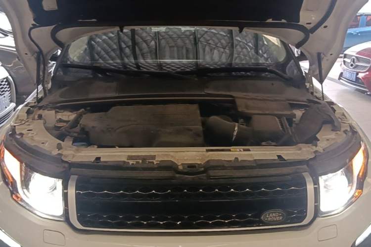Used Land Rover Range Evoque 2018 240 PS SE DYNAMIC Smart Edition Engine Bay