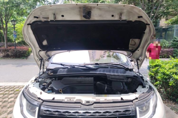 Used Land Rover Range Evoque 2018 240 PS SE Smart Brilliance Edition Engine Bay